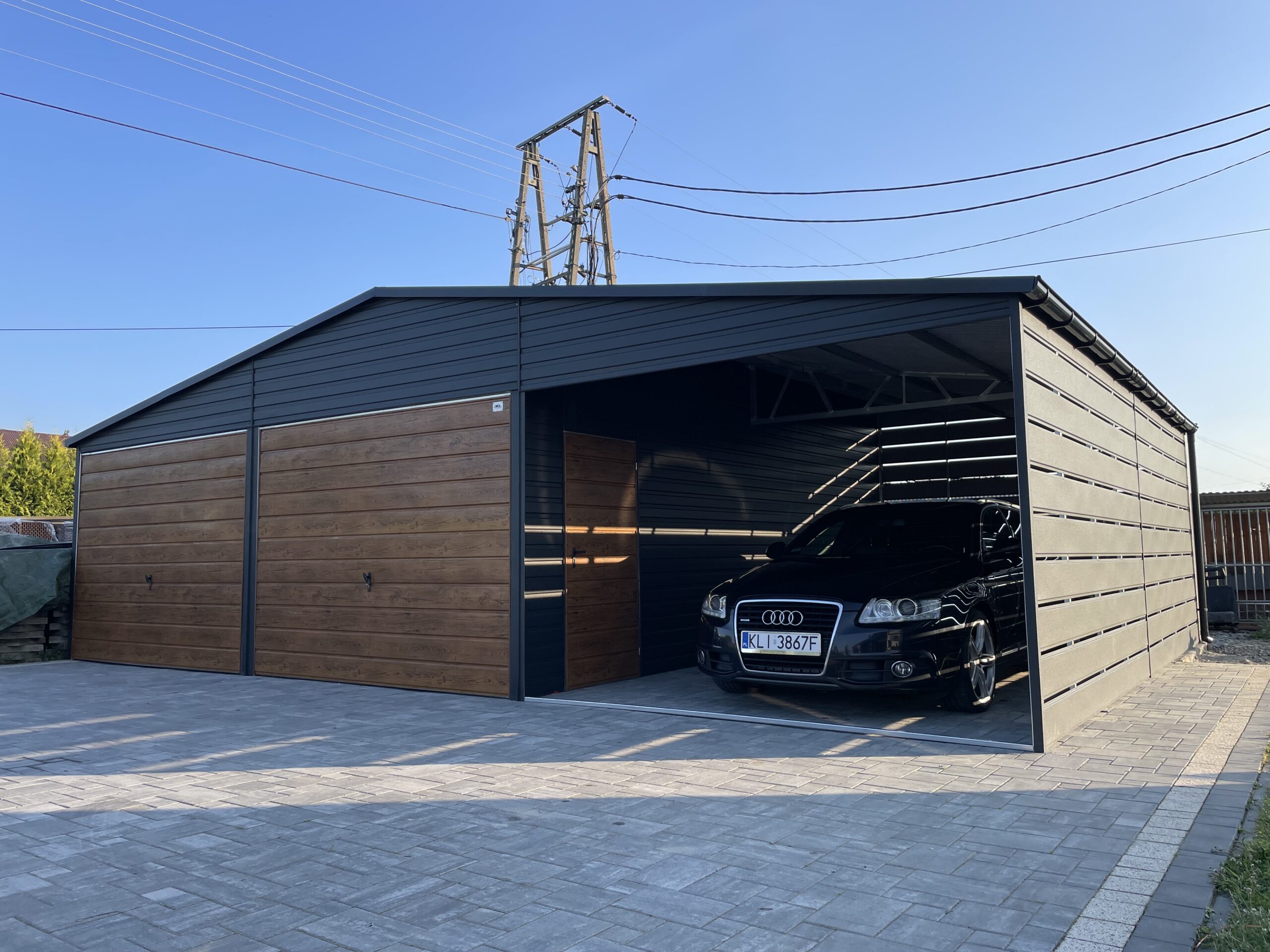 Garaże z wiatą